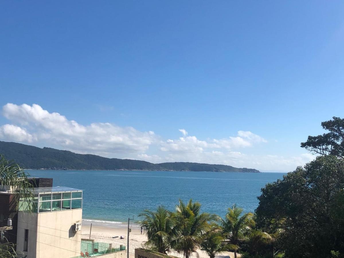 בומבינאס Apartamento Frente Mar Com 02 Suites מראה חיצוני תמונה